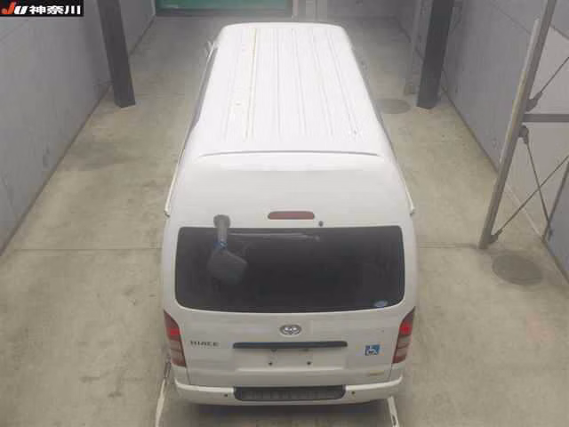 TOYOTA REGIUS ACE