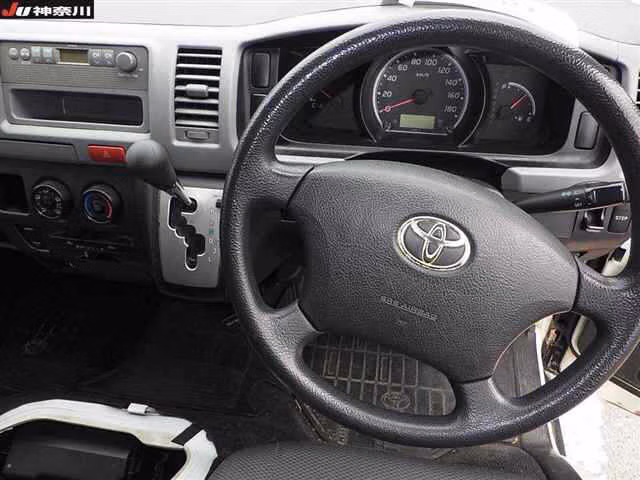 TOYOTA REGIUS ACE