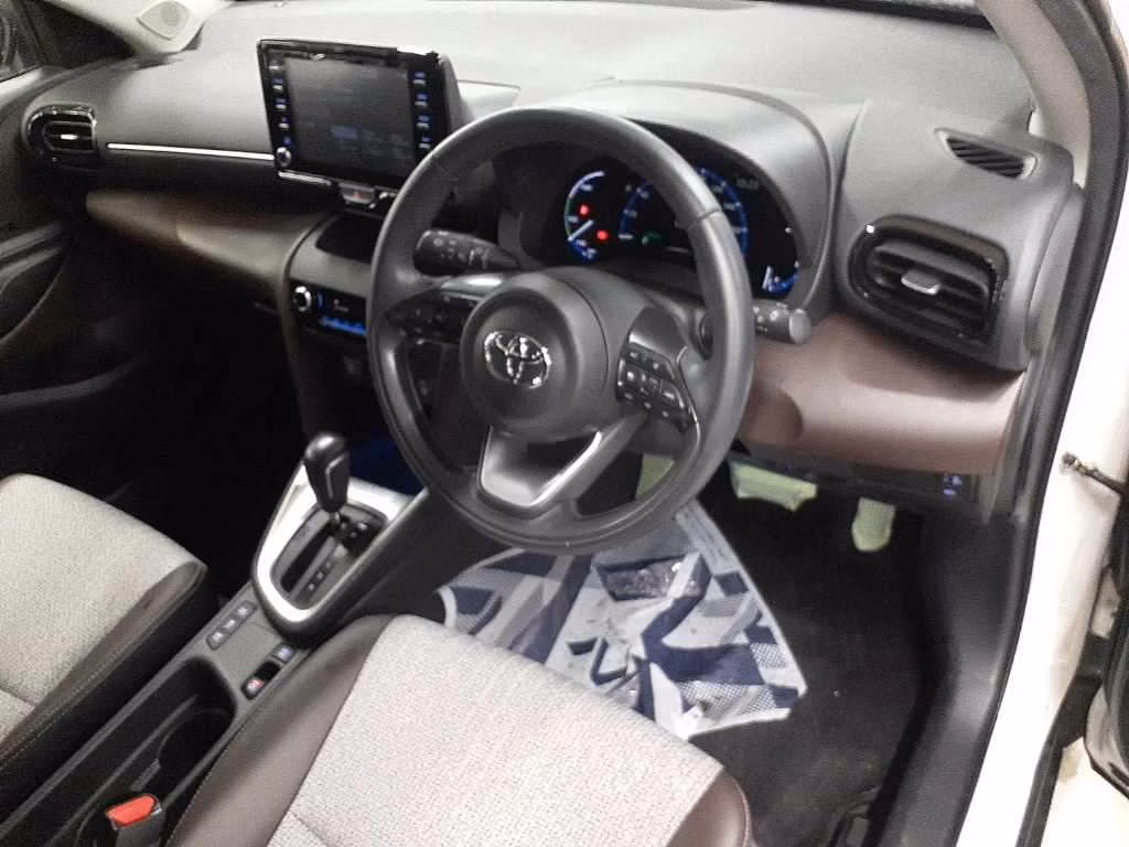 TOYOTA YARIS CROSS