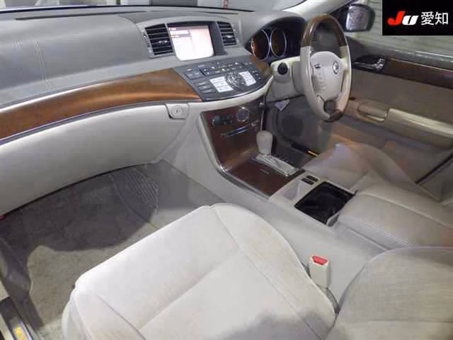 NISSAN FUGA