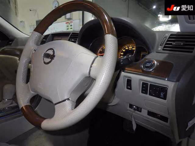 NISSAN FUGA