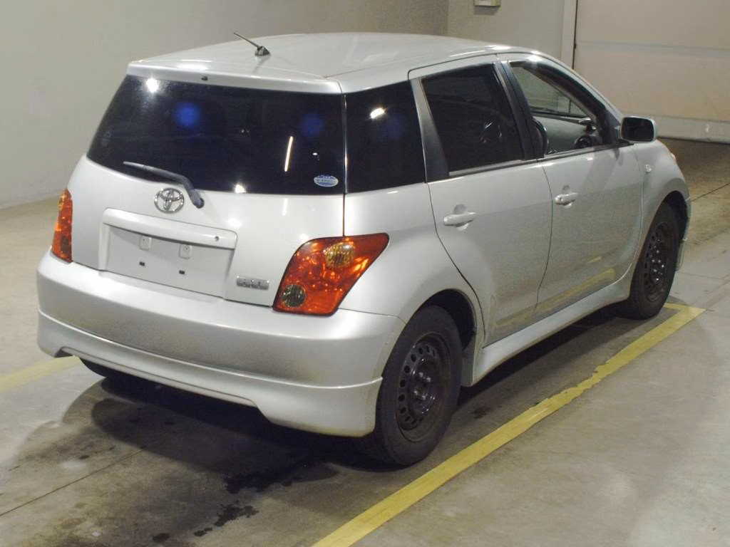 TOYOTA IST