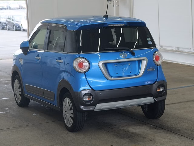 DAIHATSU CAST