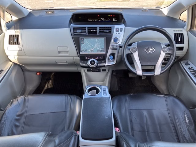 TOYOTA PRIUS ALPHA
