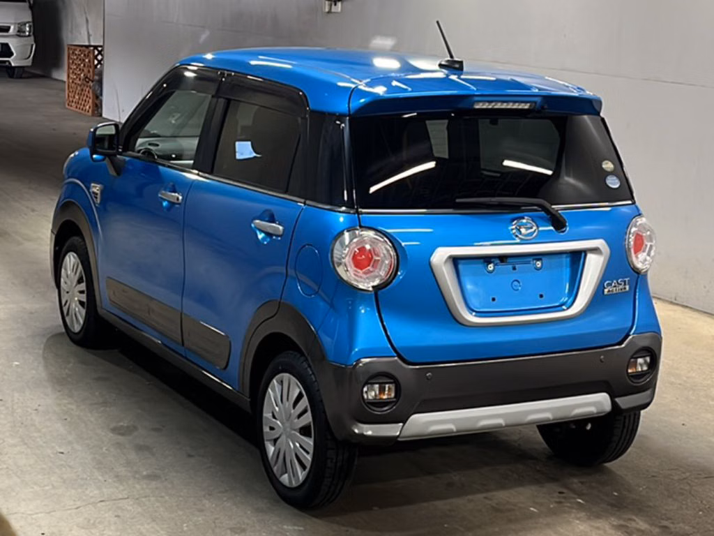 DAIHATSU CAST