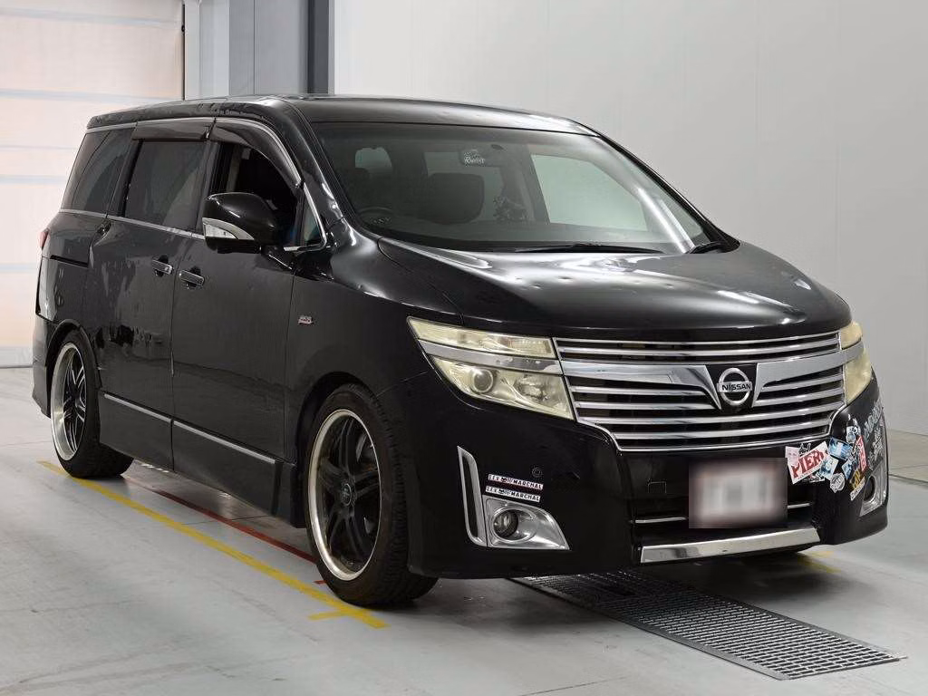 NISSAN ELGRAND