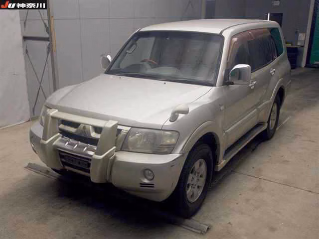 MITSUBISHI PAJERO