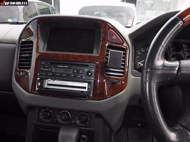 MITSUBISHI PAJERO