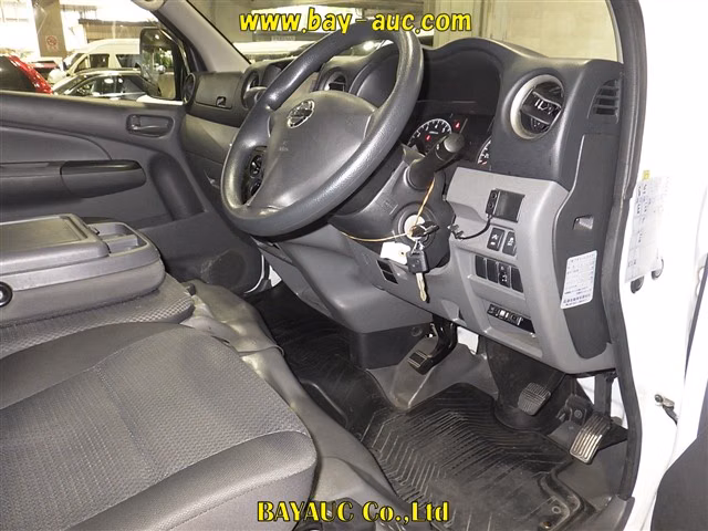 NISSAN NV350 CARAVAN