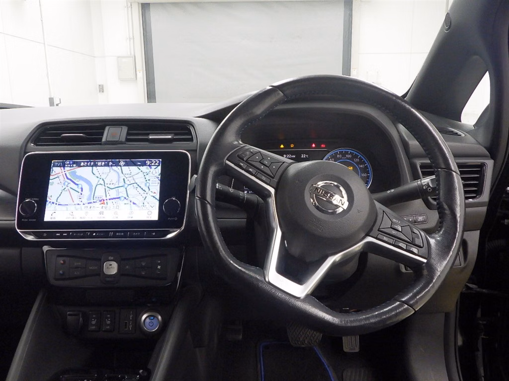 NISSAN LEAF