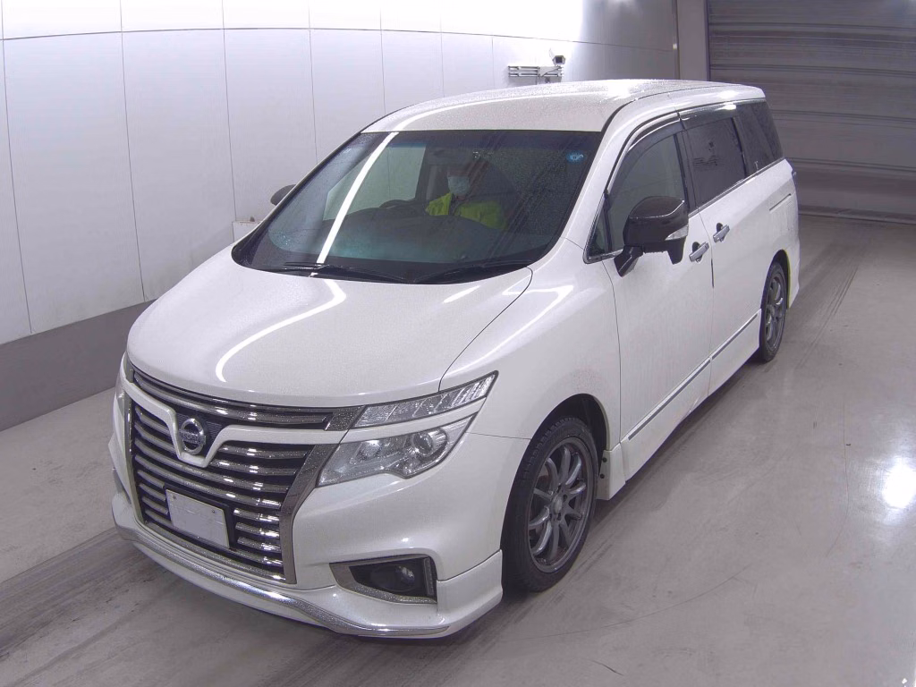 NISSAN ELGRAND
