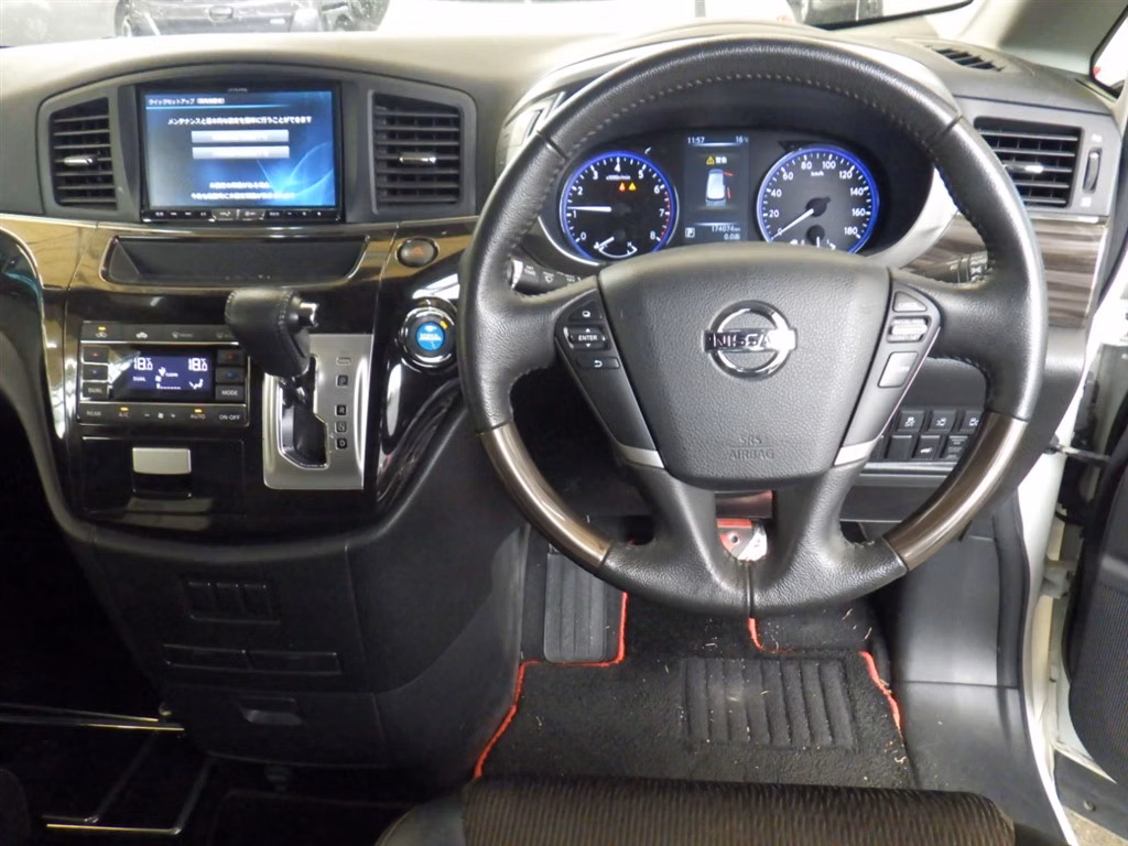 NISSAN ELGRAND