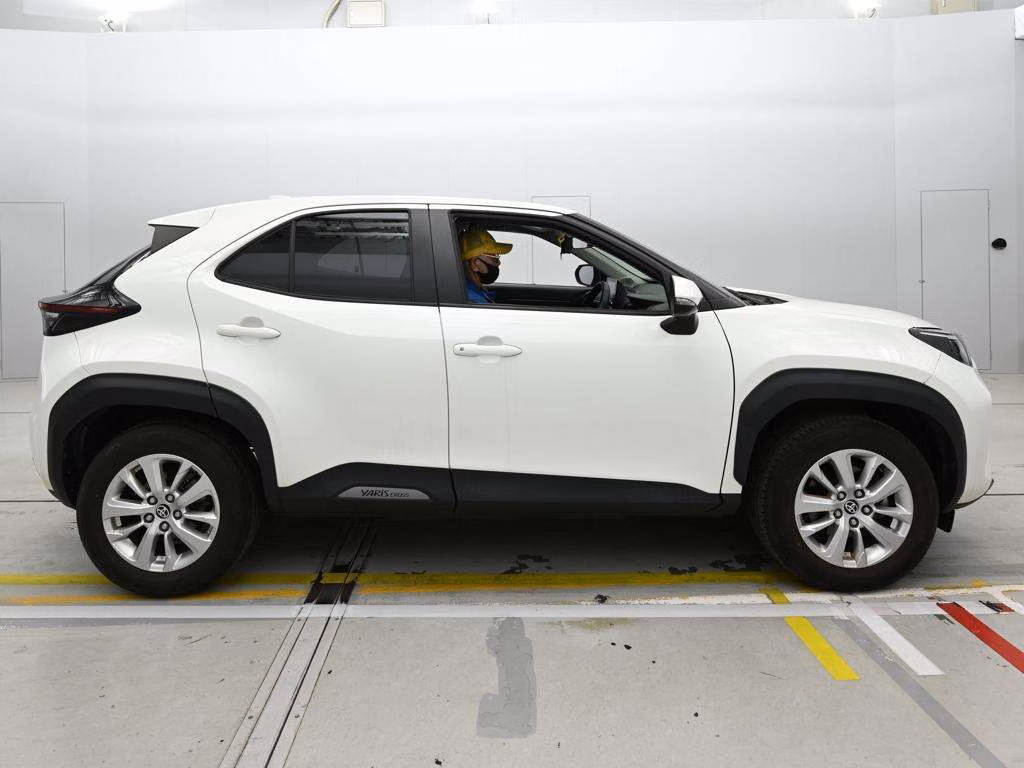 TOYOTA YARIS CROSS