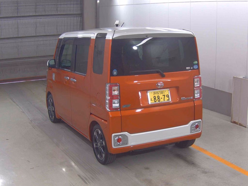 DAIHATSU WAKE