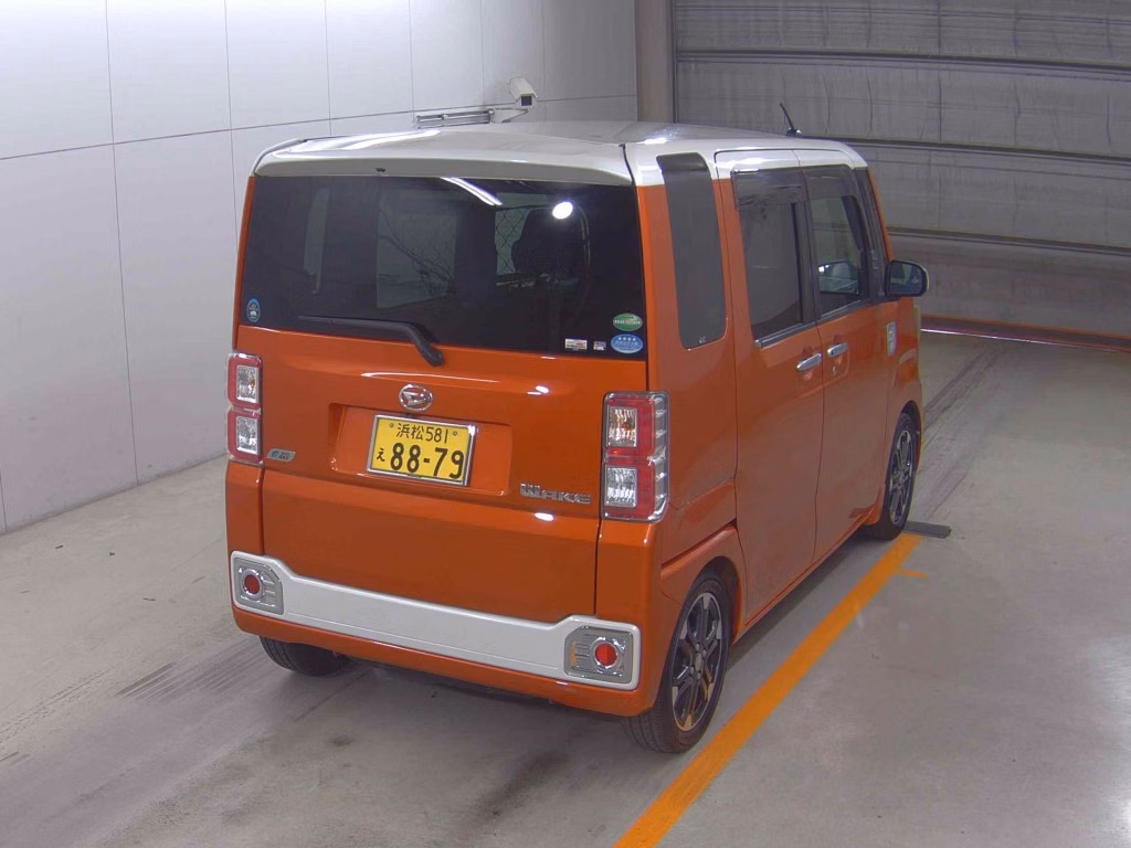 DAIHATSU WAKE