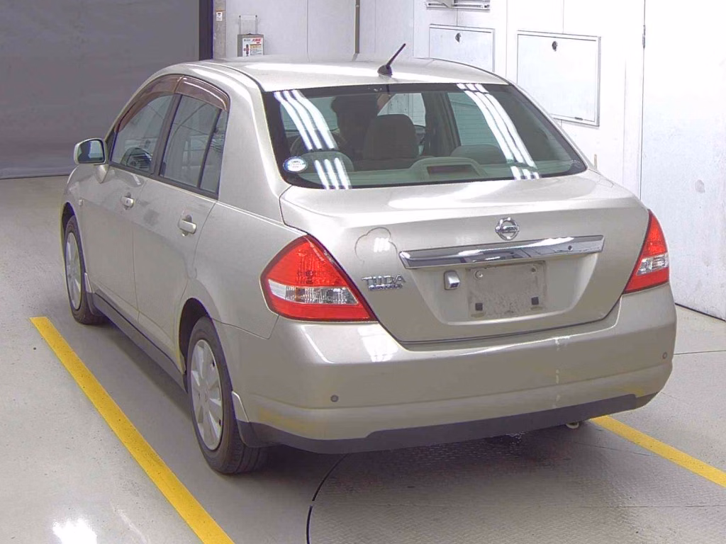 NISSAN TIIDA LATIO