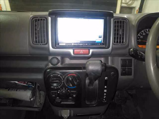 MITSUBISHI MINICAB