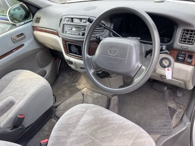 TOYOTA HIACE REGIUS