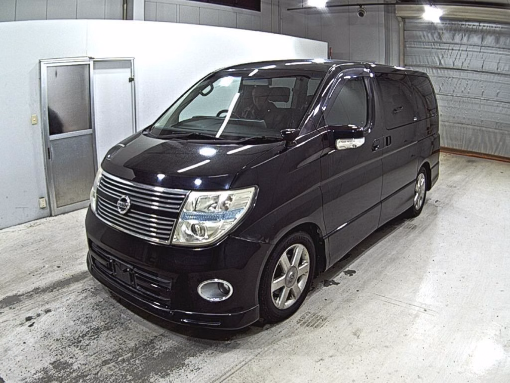 NISSAN ELGRAND