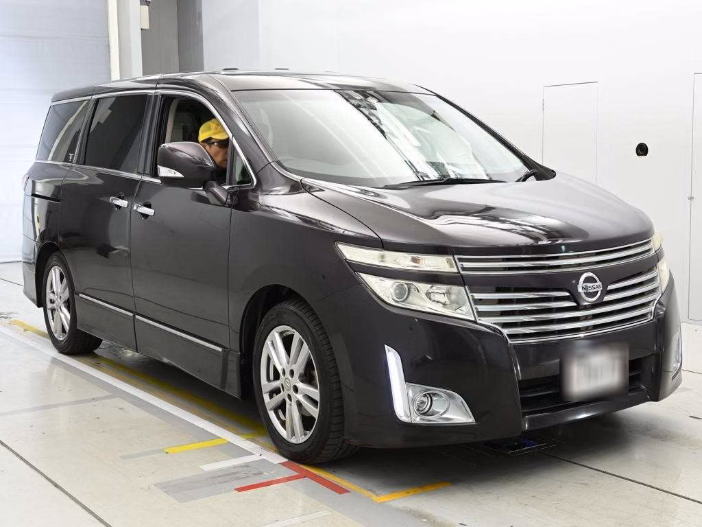 NISSAN ELGRAND