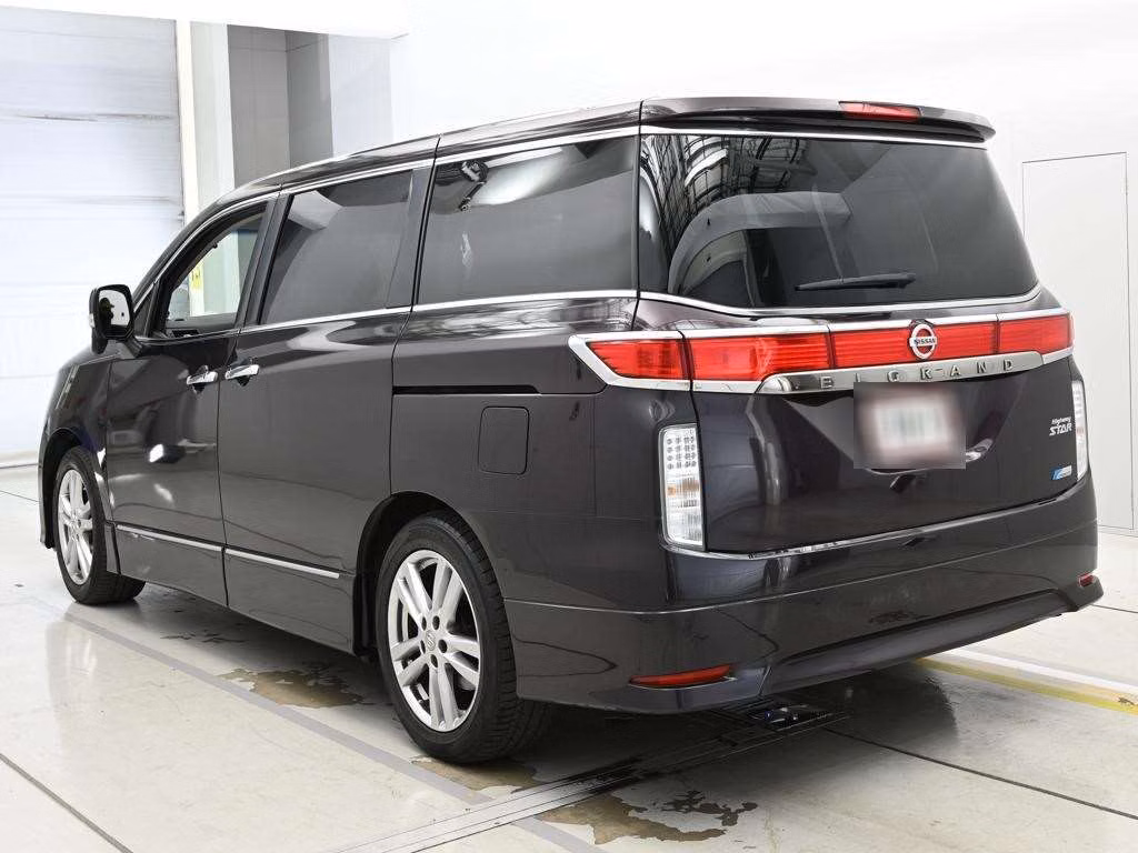 NISSAN ELGRAND