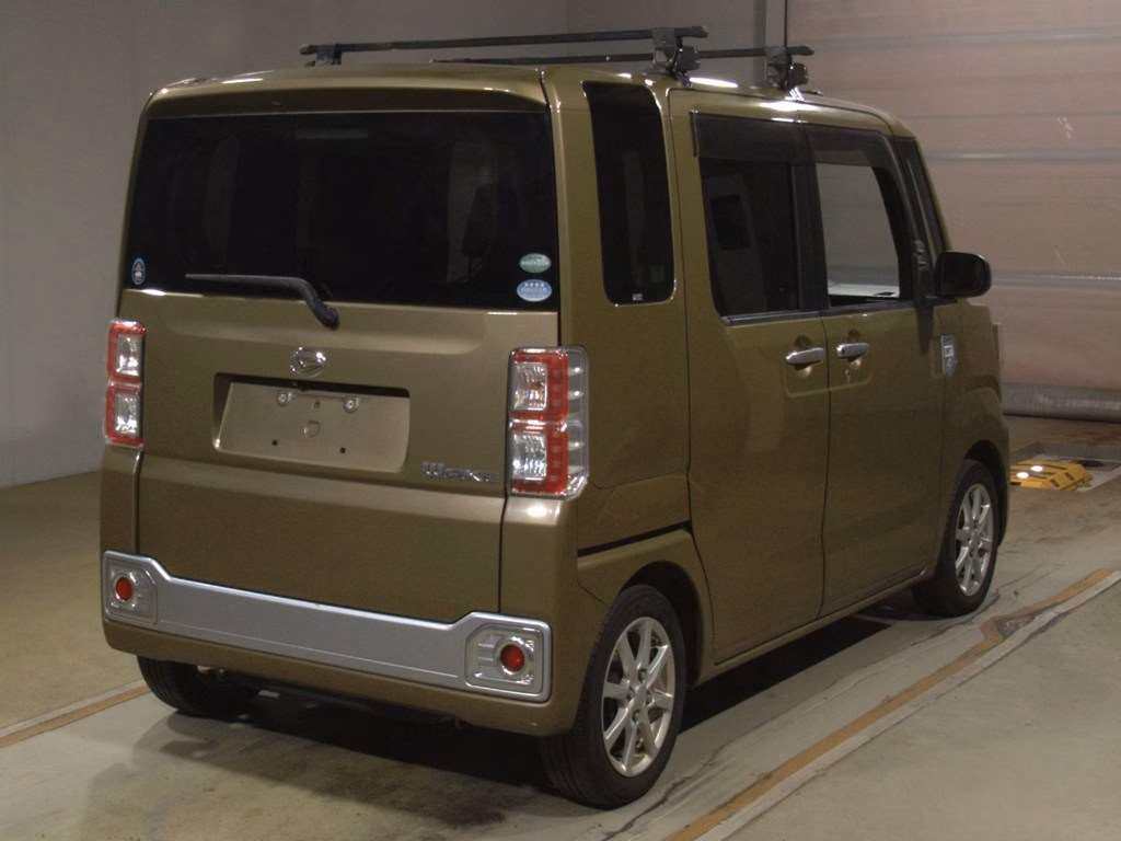 DAIHATSU WAKE