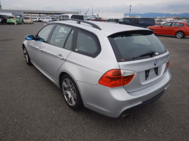 BMW 3-SERIES
