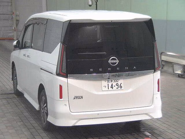 NISSAN SERENA