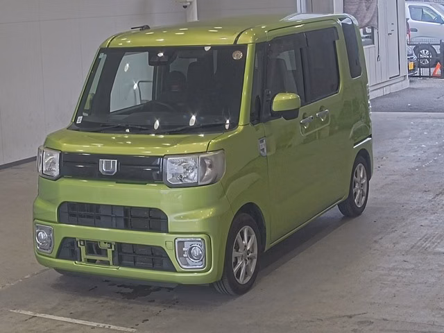 DAIHATSU WAKE