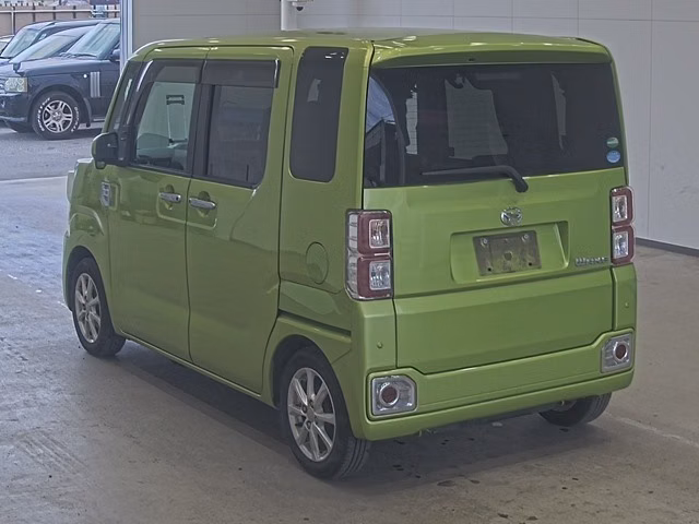 DAIHATSU WAKE