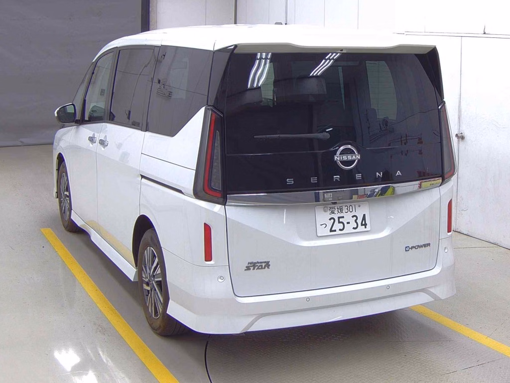 NISSAN SERENA