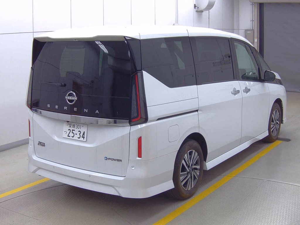 NISSAN SERENA