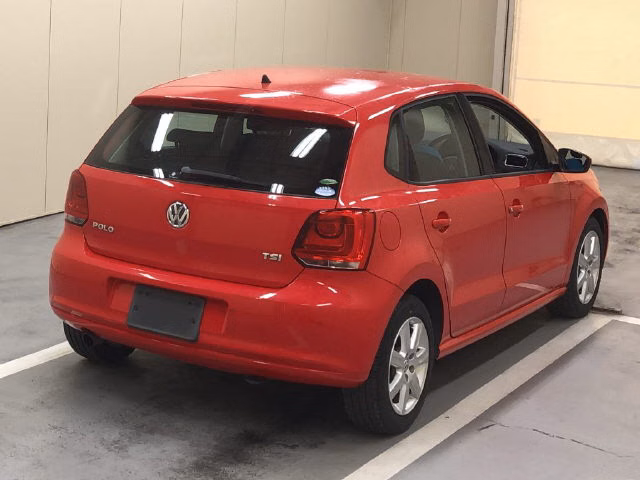 VOLKSWAGEN POLO
