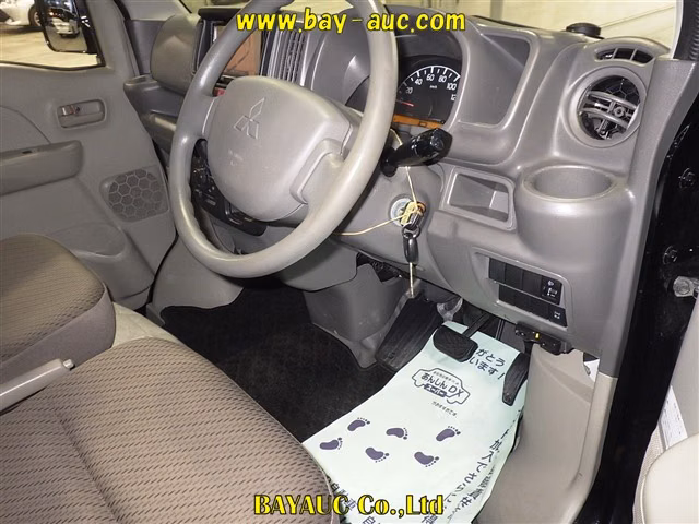 MITSUBISHI MINICAB