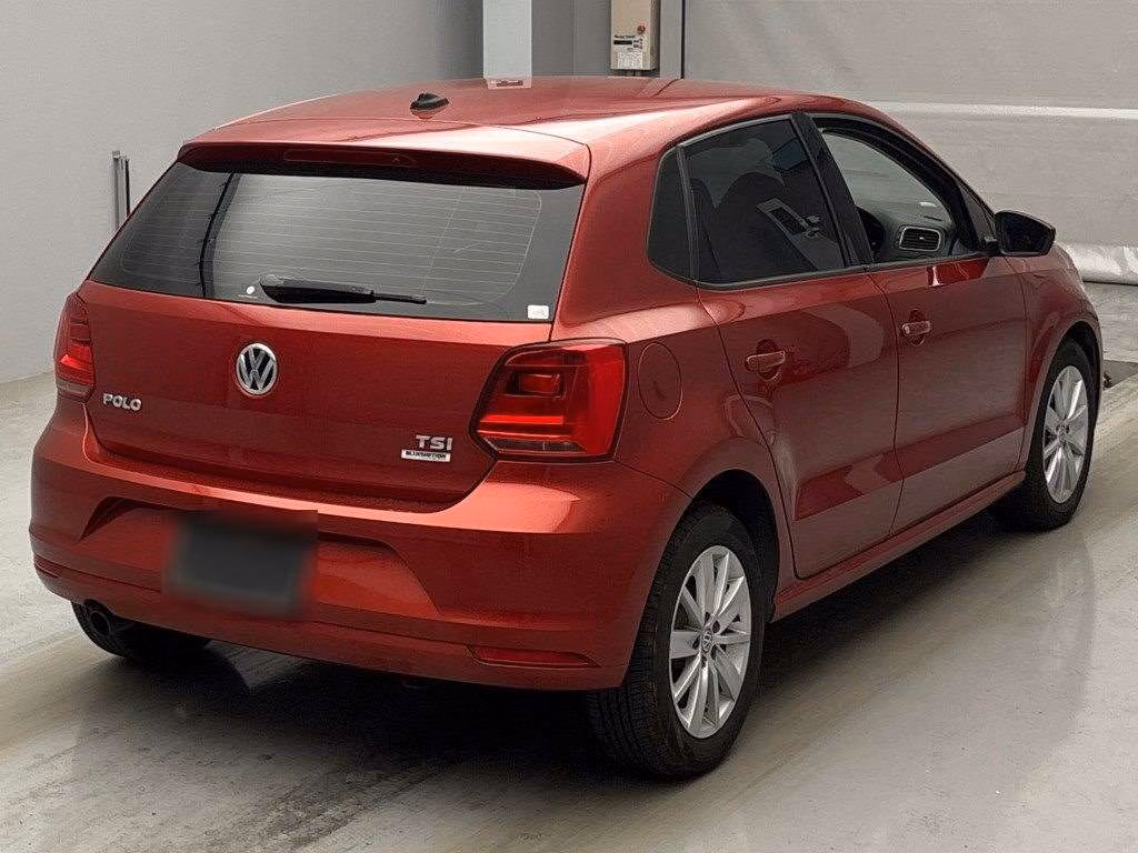 VOLKSWAGEN POLO