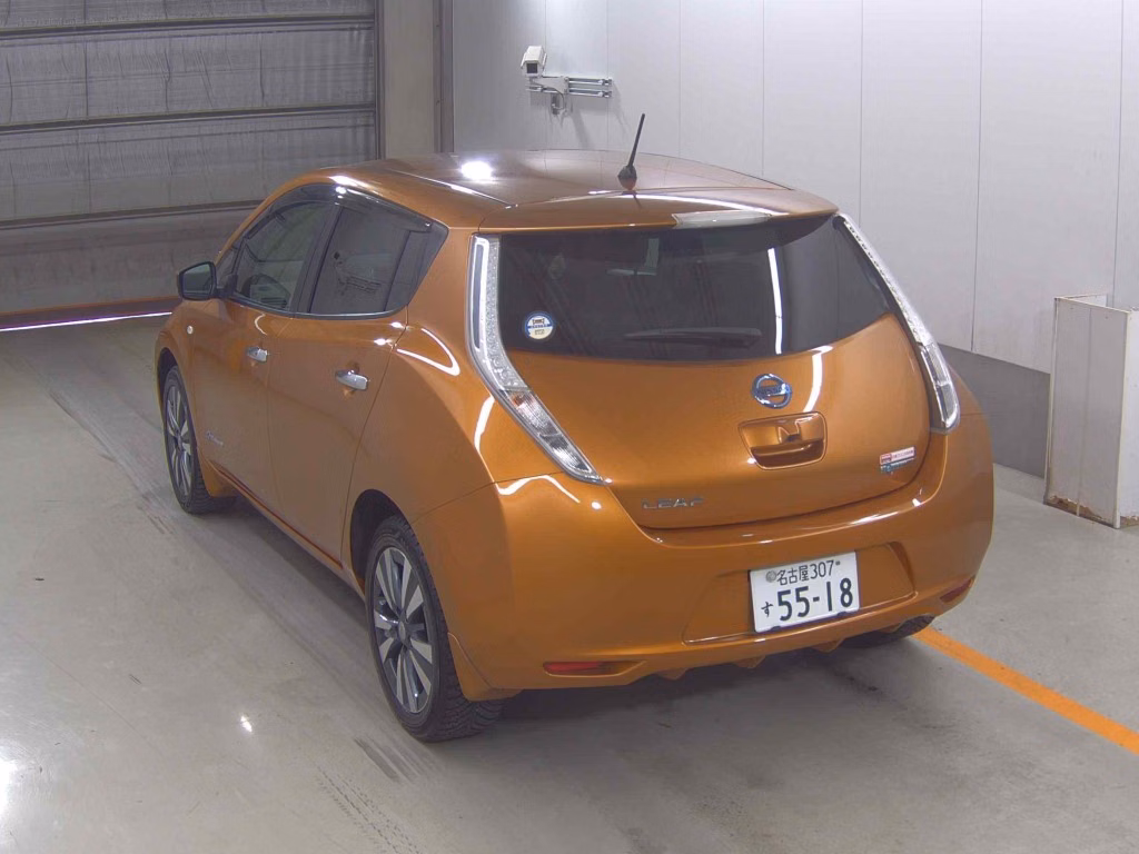 NISSAN LEAF