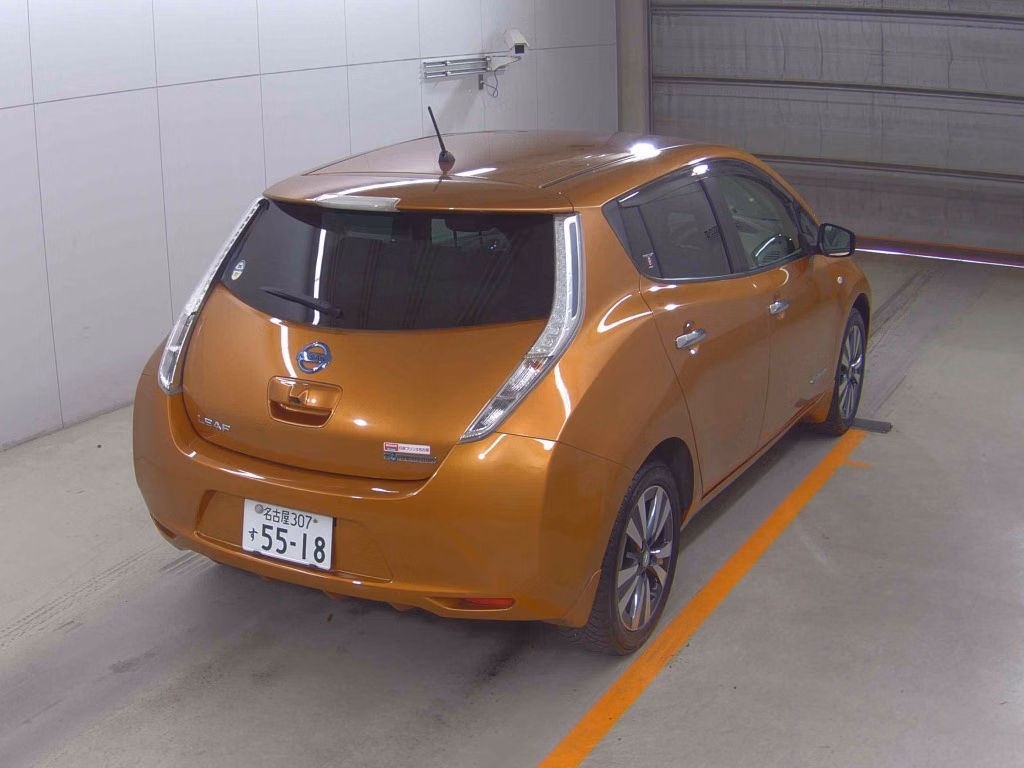NISSAN LEAF