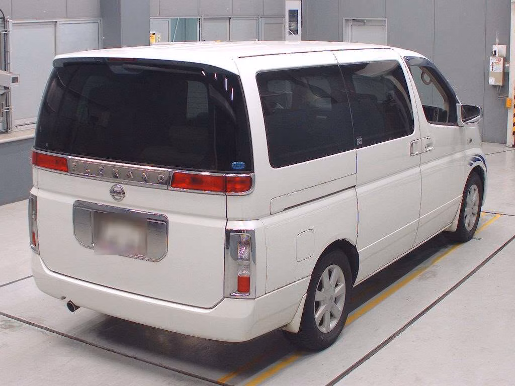 NISSAN ELGRAND