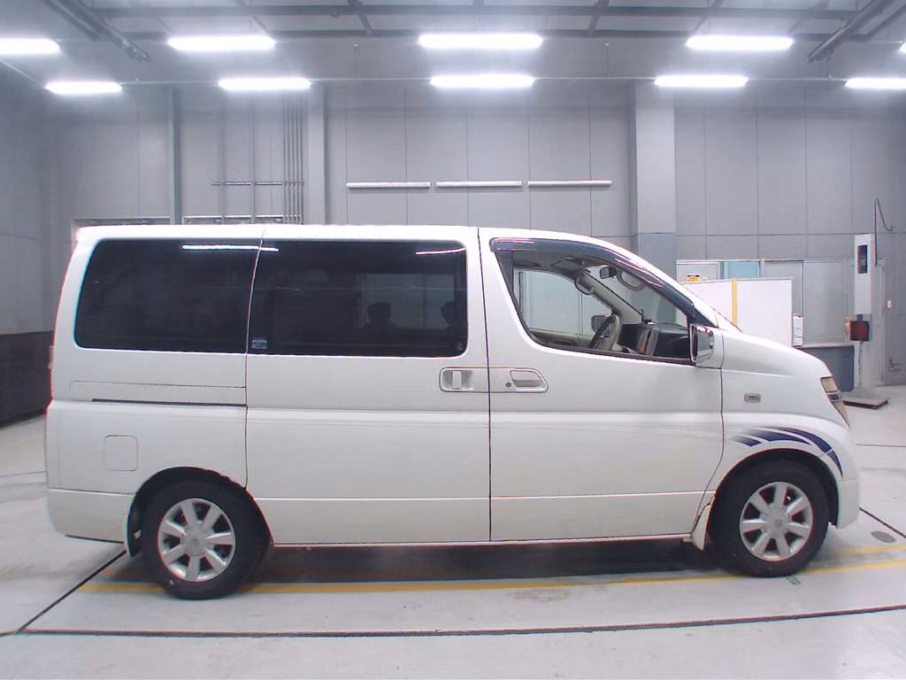 NISSAN ELGRAND