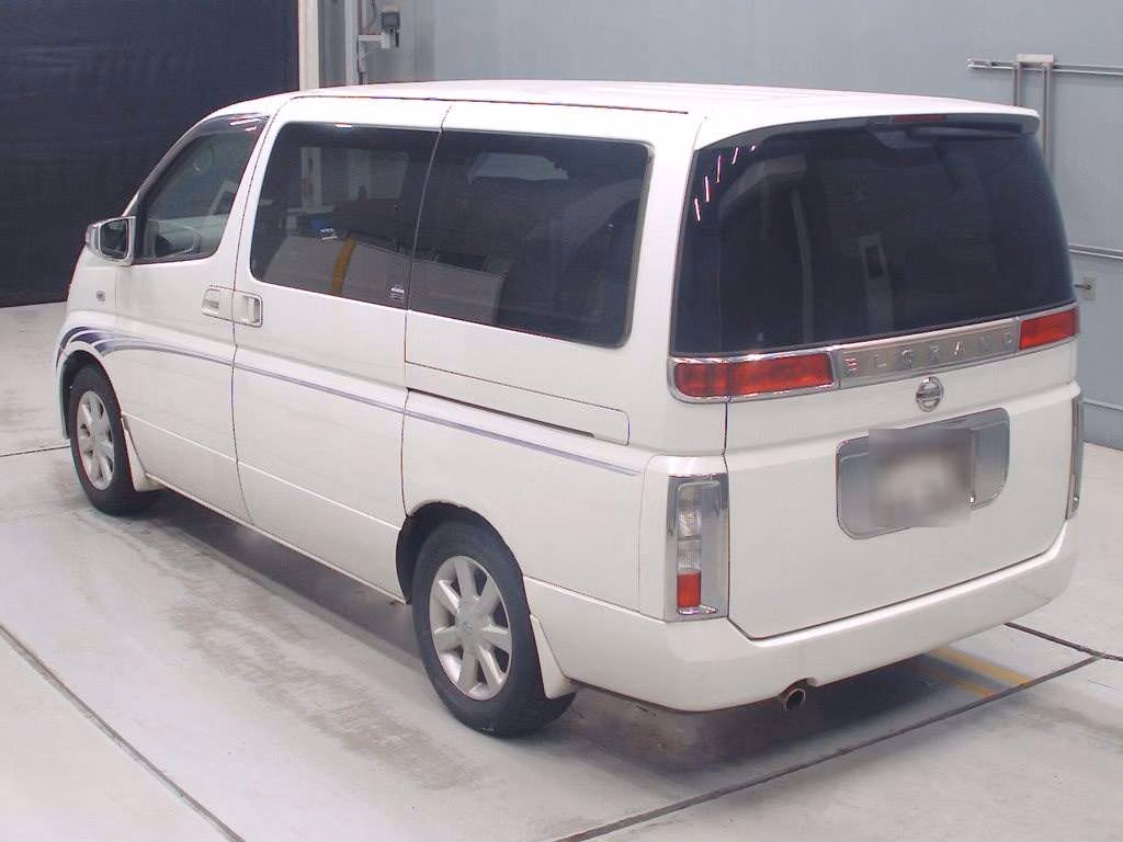 NISSAN ELGRAND