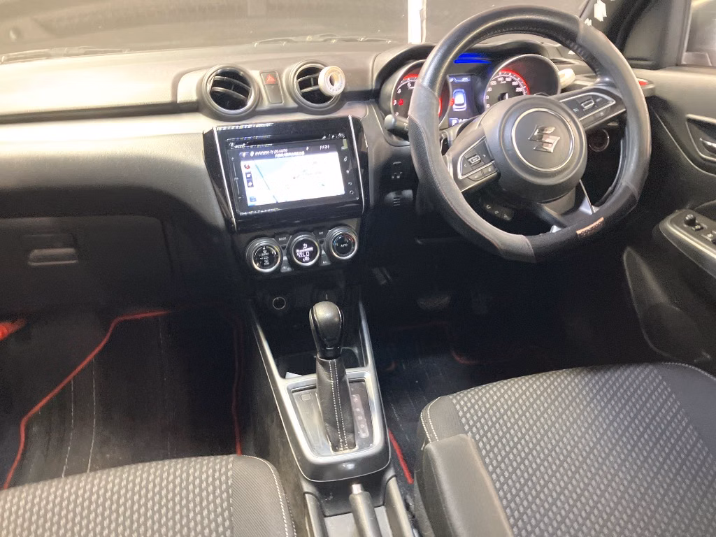 SUZUKI SWIFT