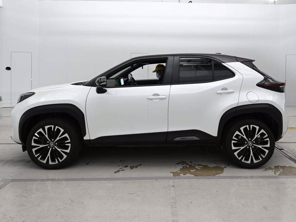 TOYOTA YARIS CROSS