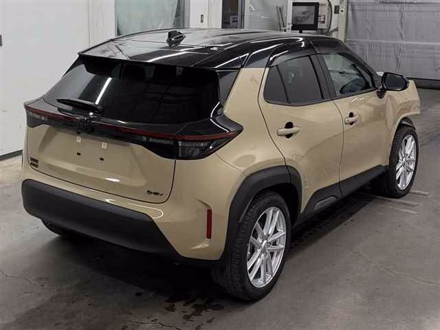 TOYOTA YARIS CROSS