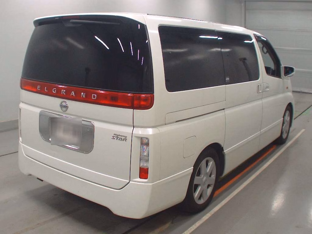 NISSAN ELGRAND