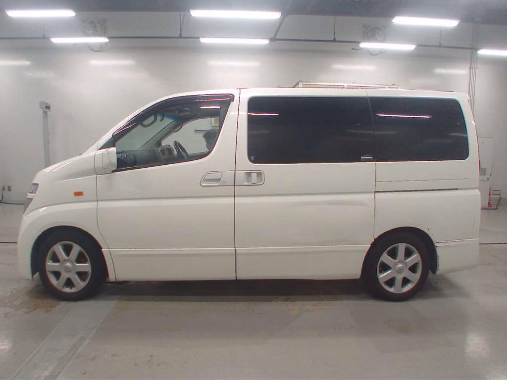 NISSAN ELGRAND