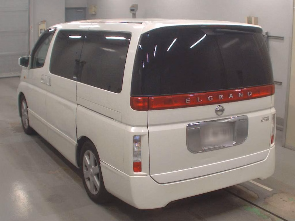 NISSAN ELGRAND