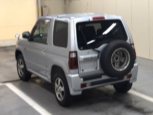 MITSUBISHI PAJERO MINI