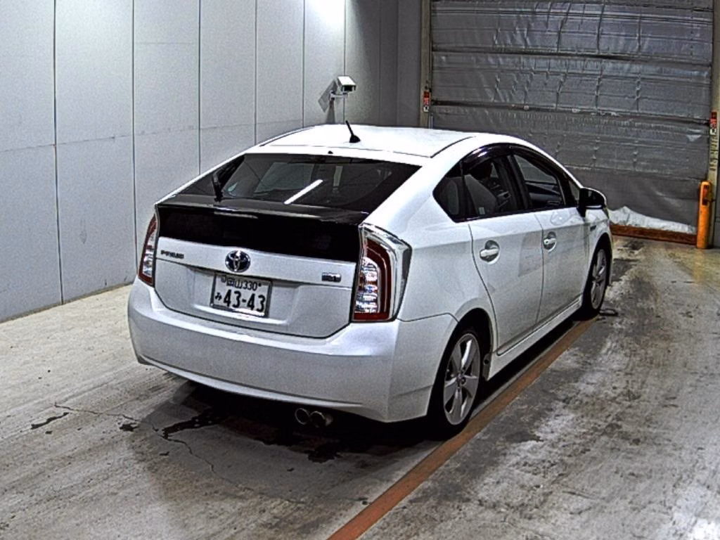 TOYOTA PRIUS