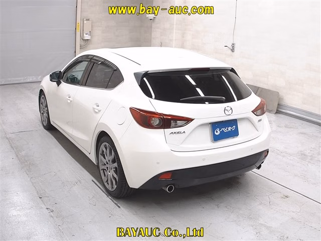 MAZDA AXELA