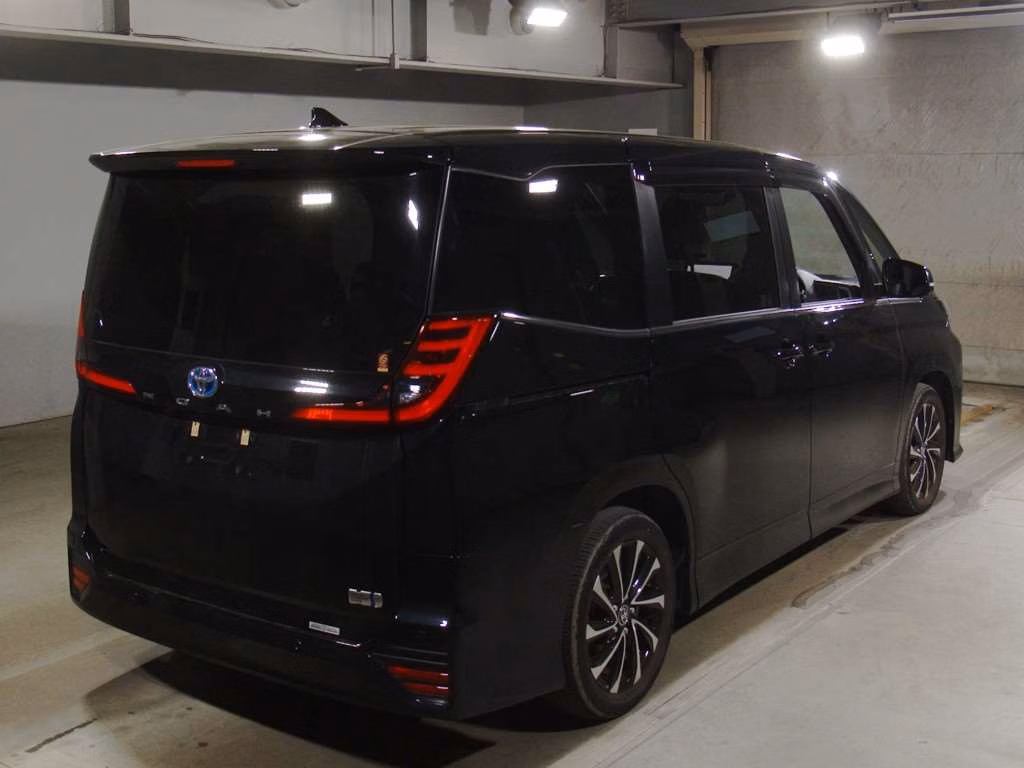 TOYOTA NOAH